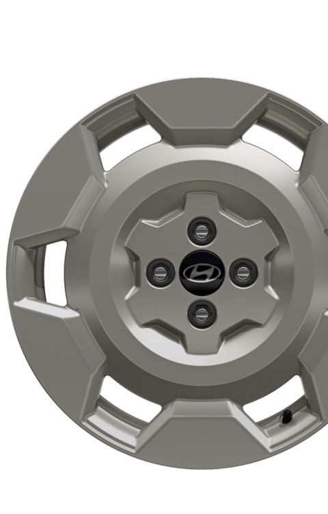 A closeup of the stylish 17" alloy wheels of the new Hyundai INSTER small electric car.