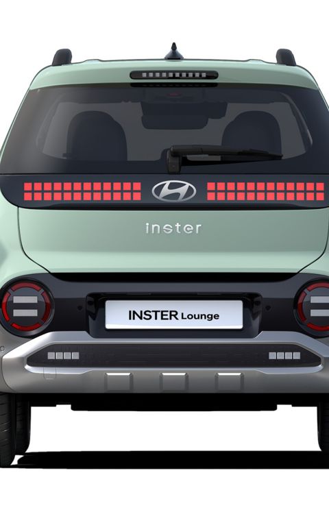 Hyundai INSTER Lounge rear with silver side cladding  wrapping around into the silver skid plate.