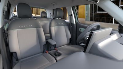 Přední sedadla vozu Hyundai INSTER Lounge. 