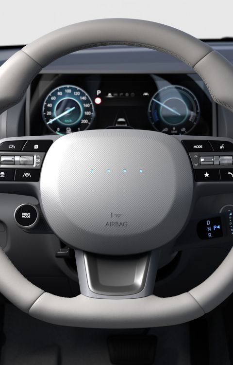Hyundai INSTER Lounge steering wheel with LED lighting.