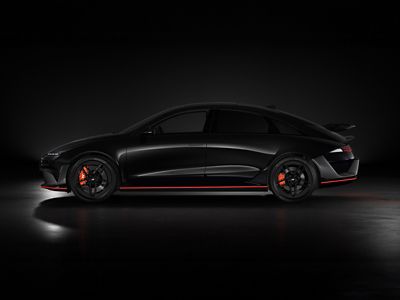 Side view of the IONIQ 6 N in Abyss Black Pearl.