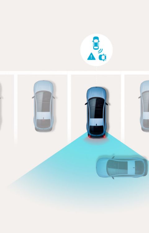 Asistent pro předcházení kolizím při couvání s křížícím se provozem (Rear Cross-Traffic Collision-Avoidance Assist) automaticky zabrzdí vůz Hyundai IONIQ 6 N při couvání, pokud senzory detekují blížící se vozidlo.