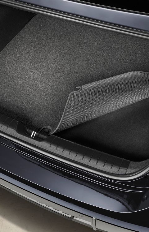 Hyundai IONIQ 6 Trunk mat protection accessory.