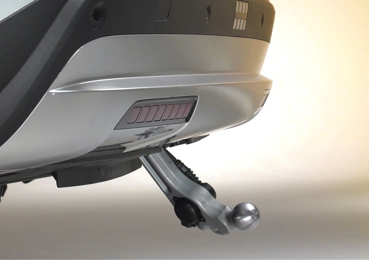 Video - Hyundai IONIQ 9 with tow bar retractable fully electric transport accessory