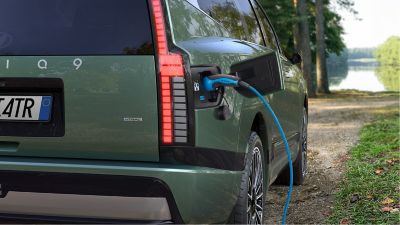 Hyundai IONIQ 9 Charging cable mode 3 accessory.