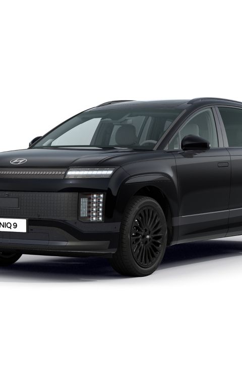 3/4 image is HYUNDAI IONIQ 9 Electric SUV Calligraphy Black Ink trim