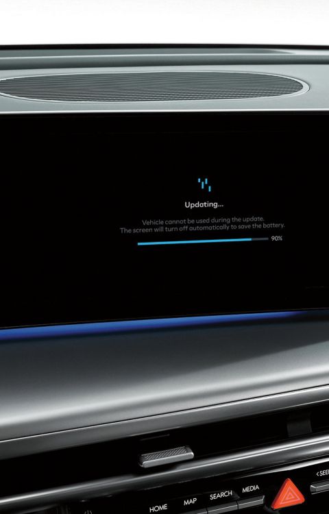 Wireless software update on the centre screen of the IONIQ 9 