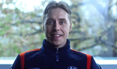 Bilde av en mann – Emil Lindholm, Hyundai Motorsport-fører.
