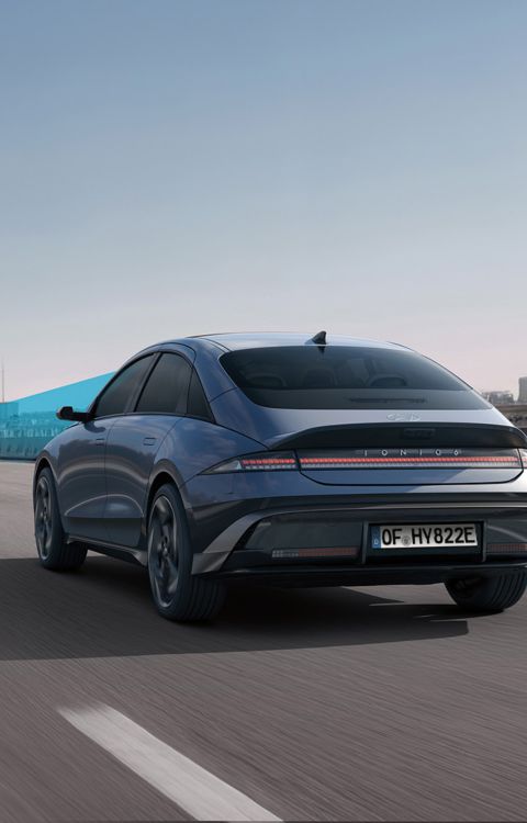 Image illustrating the sensors used for Smart Regenerative System in Hyundai IONIQ 6 on a highway.