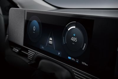 Digitalt informasjonsdisplay som viser hastigheten og rekkevidden til nye Hyundai IONIQ 5. Foto.