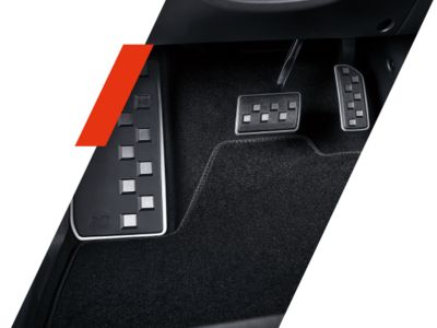 Sporty pedals in the Hyundai IONIQ 5 N.