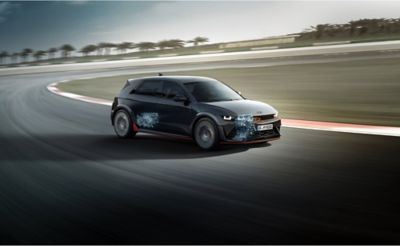 Vista ai raggi X della Hyundai IONIQ 5 N che mostra il doppio motore elettrico.