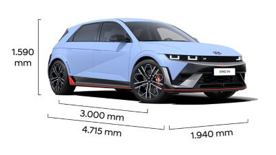 Der Hyundai IONIQ 5 N in der Front- und Seitenansicht mit Größenangaben. 