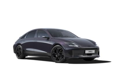 Hyundai IONIQ 6 Black Edition widziany z przodu.