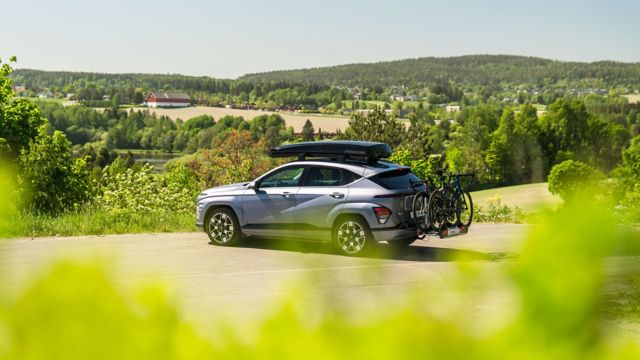 Sykkelstativ til elbilen KONA Electric. Foto.
