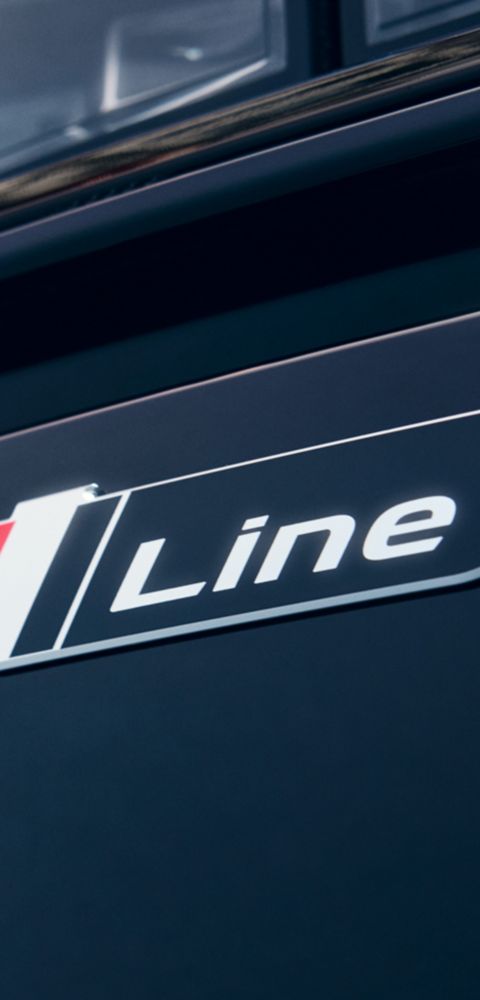 Un gros plan du badge Hyundai N Line.