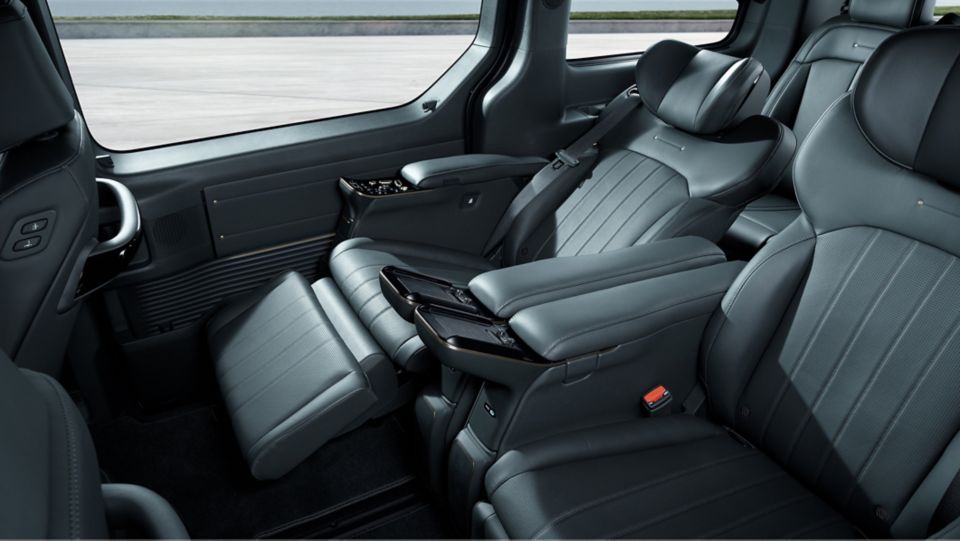 Hyundai STARIA Electric VIP reclining second-row seats.