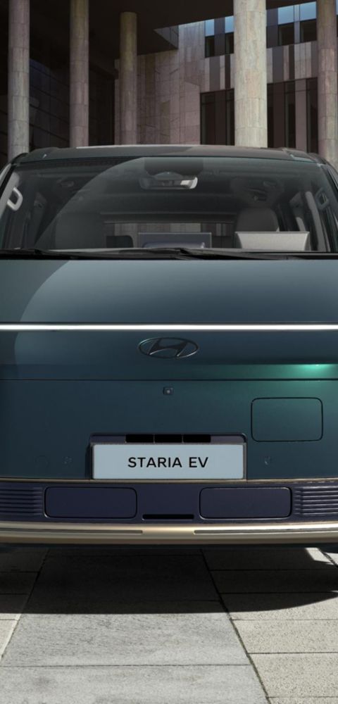 Hyundai STARIA Electric VIP front exterior view.