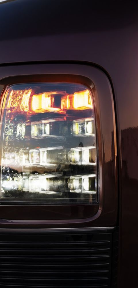 Hyundai STARIA Electric light detail showing lighting elements at sunset.