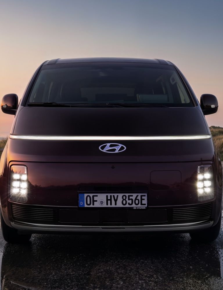 Frontansicht des Hyundai STARIA Elektro