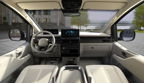 Hyundai STARIA Electric Luxury interior featuring digital cockpit, large touchscreen display and a spacious cabin design.