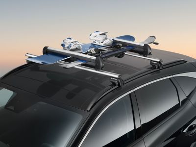 Hyundai Origineel accessoire skidrager op het dak van de TUCSON SUV.