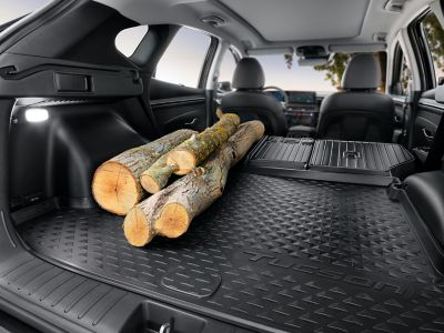 Kofferbakmat met verlenging, Hyundai Origineel accessoire in de binnenkant van de Hyundai TUCSON SUV.