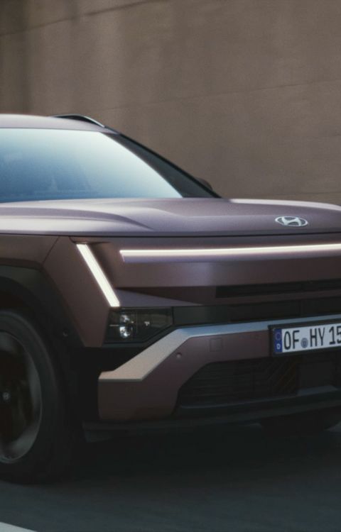 Hyundai TUCSON traversant le tunnel.