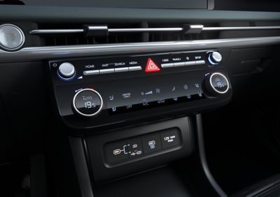 The three-zone climate control of the Hyundai TUCSON Plug-in Hybrid. 