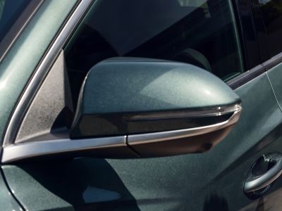 Detail bočního zpětného zrcátka na voze Hyundai TUCSON.