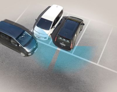 Rear Cross-traffic Collision-avoidance Assist (RCCA) in the Hyundai STARIA MPV.