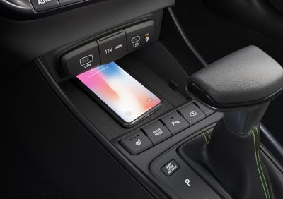 An image of wireless charging inside of Hyundai i20.