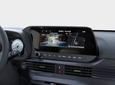 Une image de l'écran tactile central de 10,25 pouces de la Hyundai i20.