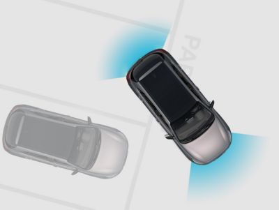 Ilustrácia parkovania modelu Hyundai i30 cúvaním so zvýraznenými senzormi.