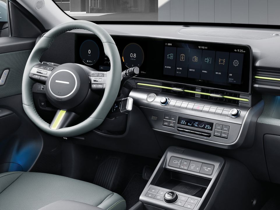 Hyundai KONA: due display integrati da 12,3”.