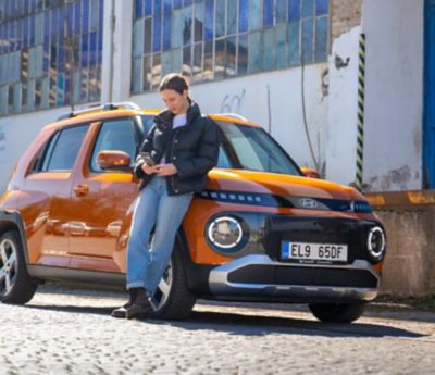 Hyundai STARIA v bílé barvě.