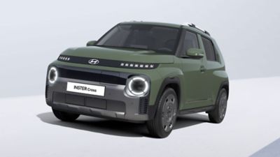 Hyundai INSTER på hvit bakgrunn