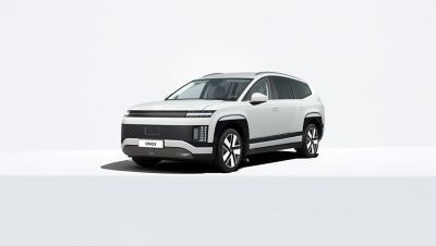 IONIQ 9 Varebil på en nøytral bakgrunn. Foto.