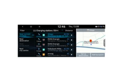 Ladestations-Suche auf dem Touchscreen-Display des Hyundai IONIQ 5.      