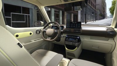 La consolle centrale compatta e lo spazioso abitacolo di Hyundai INSTER SUV ultracompatto elettrico