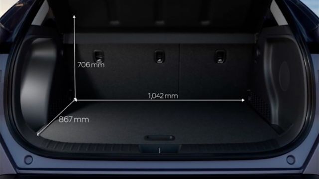  Video che mostra l'ampio bagagliaio di Hyundai KONA Electric
