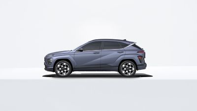 KONA ELectric på en nøytral bakgrunn. Foto.