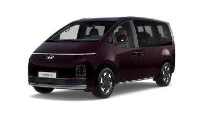 Svart Hyundai STARIA Electric, sedd snett framifrån.