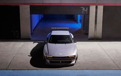 Hyundai N Vision 74 hydrogenelektrisk hybrid sett ovenfra. Foto.