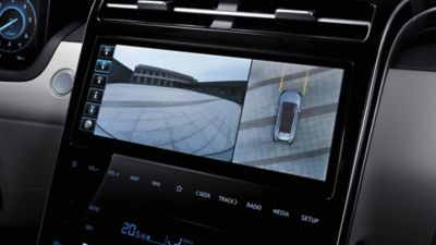 La caméra de recul de Hyundai i10 facilite la conduite en marche arrière.