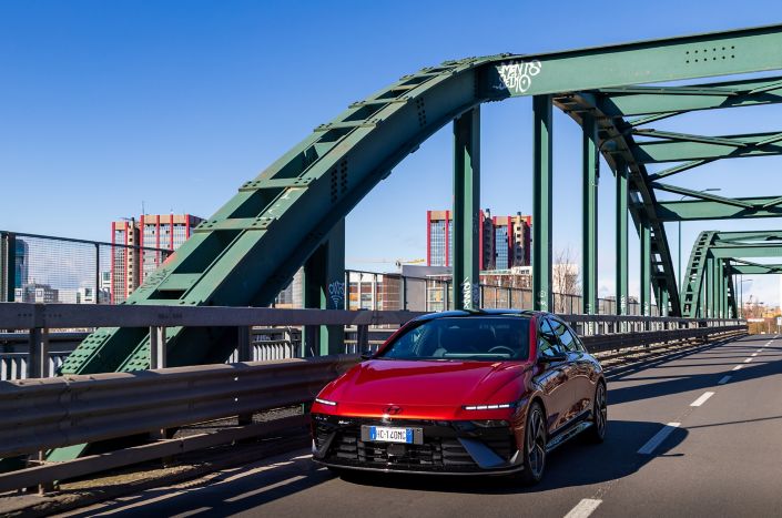 Hyundai apre gli ordini di Nuova IONIQ 6 N Line: nuovo look sportivo per l’ammiraglia da viaggio