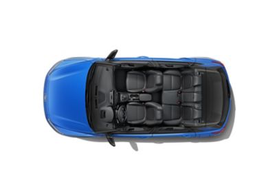 Pohled z ptačí perspektivy na nové kompaktní SUV Kona Hybrid, které nabízí dostatek prostoru