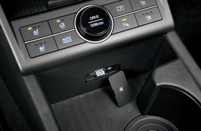 Close-up van de rijmodusdraaiknop op de volledig nieuwe Hyundai KONA. 