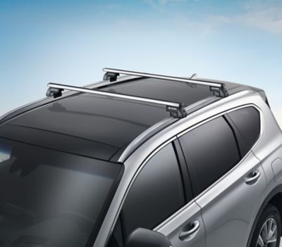 Oryginalne belki dachowe zamontowane na dachu Hyundaia SANTA FE Hybrid.