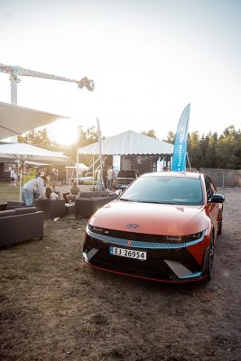 Elbilen INSTER på Stavernfestivalen. Foto.